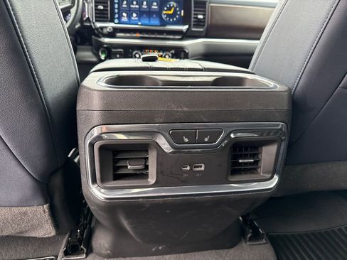 Used 2024 Chevrolet Silverado 2500 High Country image 33