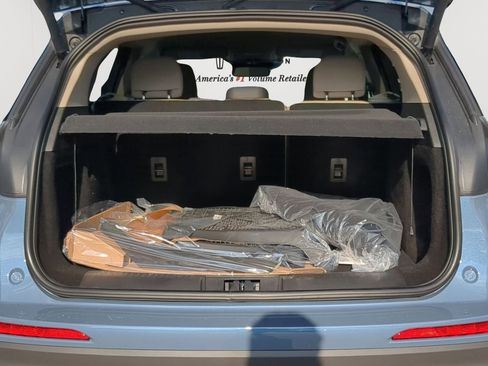 New 2026 Lincoln Corsair Premiere w/ Rear Removable Package Tray FWD image 22