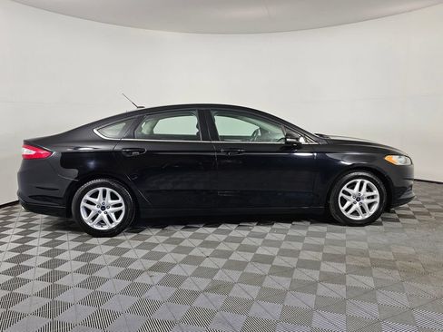 Used 2016 Ford Fusion SE FWD image 8