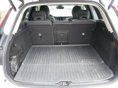 Used 2023 Volvo XC60 T8 Ultimate w/ Climate Package image 11