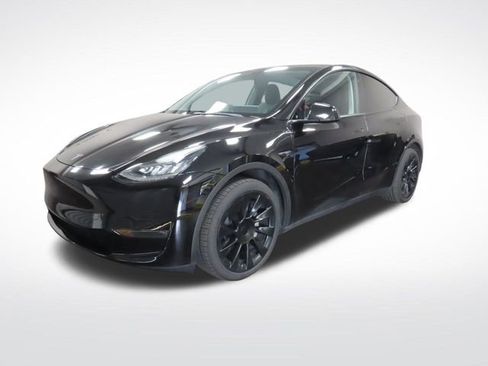 Used 2023 Tesla Model Y Long Range image 1