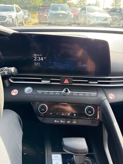 Used 2024 Hyundai Elantra SEL FWD image 19