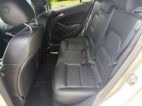 Used 2020 Mercedes-Benz GLA 250 4MATIC image 20