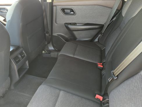 Used 2021 Nissan Rogue S image 17