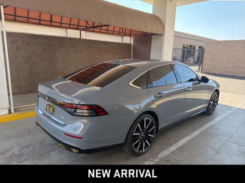 Used 2024 Honda Accord Touring image 4