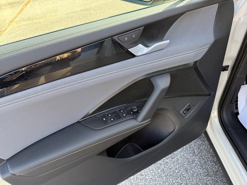 New 2026 Volkswagen Tiguan SE R-Line image 32