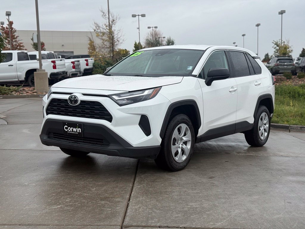 Used 2025 Toyota RAV4 LE AWD/4WD image 3