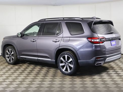 Used 2024 Honda Pilot Touring image 10
