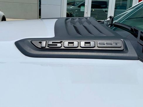 Used 2025 RAM 1500 Laramie w/ Night Edition AWD/4WD image 9