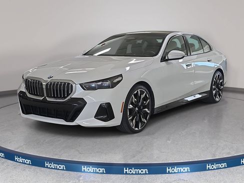 Used 2026 BMW 530i w/ Executive Package RWD image 1