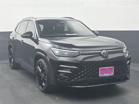 Used 2026 Volkswagen Tiguan SE R-Line image 2