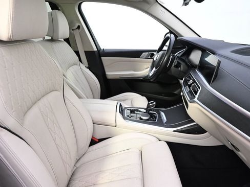 Used 2021 BMW X7 xDrive40i w/ Premium Package image 16