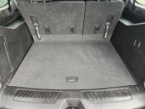 Used 2023 Chevrolet Suburban LT image 25