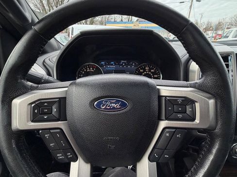 Used 2016 Ford F150 Platinum w/ Equipment Group 701A Luxury AWD/4WD image 20