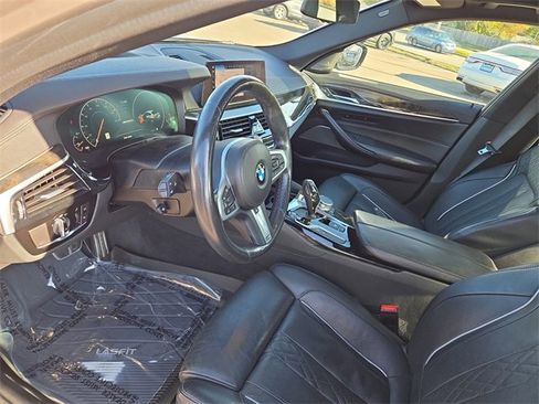 Used 2019 BMW M550i xDrive w/ Dynamic Handling Package image 23