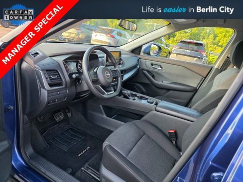 Used 2023 Nissan Rogue SV image 14