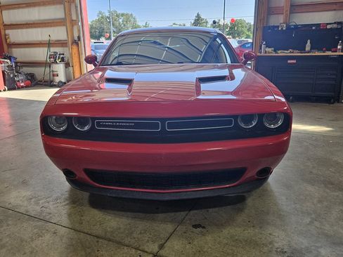 Used 2015 Dodge Challenger SXT w/ Driver Convenience Group RWD image 11
