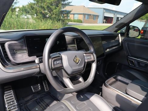 Used 2022 Rivian R1T Adventure image 32