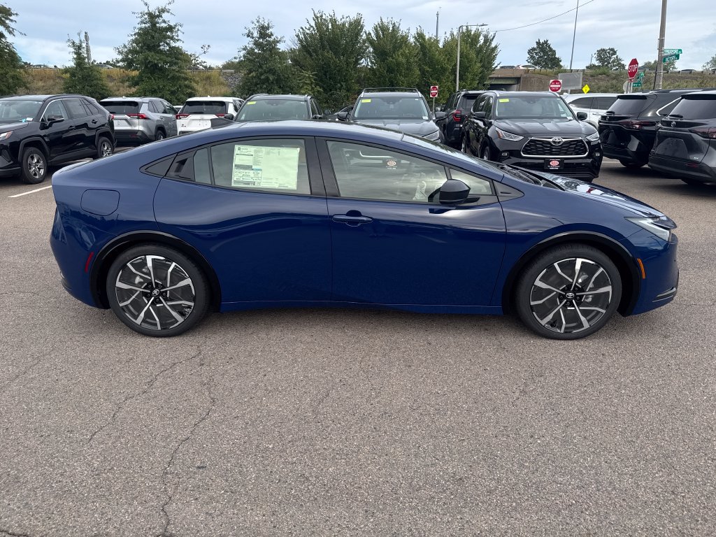 New 2027 Toyota Prius Plug-In Hybrid FWD image 8