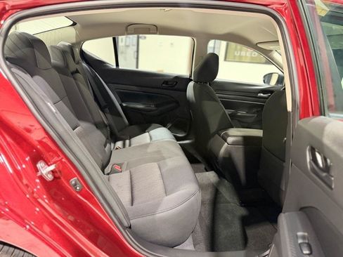 Used 2025 Nissan Altima 2.5 SV FWD image 15