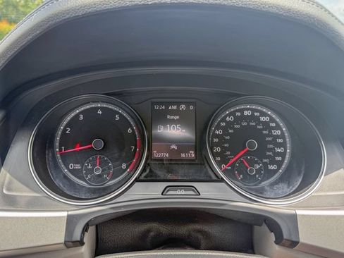 Used 2021 Volkswagen Atlas SE w/ Panoramic Sunroof Package FWD image 20