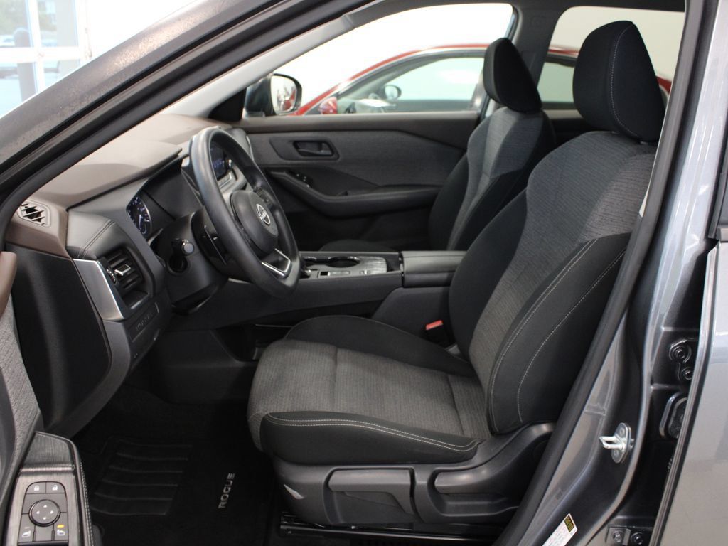 Used 2023 Nissan Rogue SV w/ SV Premium B Package FWD image 10