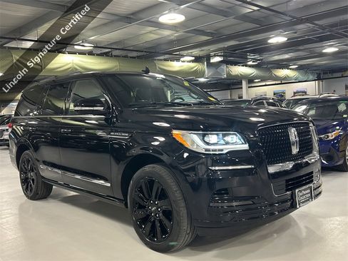 Certified 2022 Lincoln Navigator Reserve w/ Monochromatic Package image 1