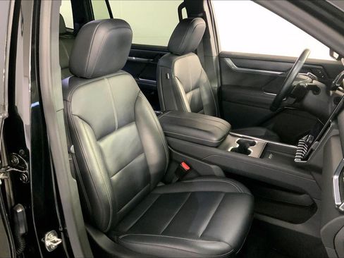 Used 2024 GMC Acadia Elevation AWD/4WD image 7