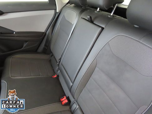 Certified 2023 Volkswagen Taos SE image 21