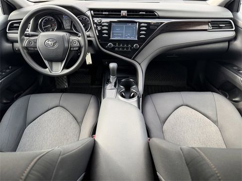 Used 2019 Toyota Camry LE image 20