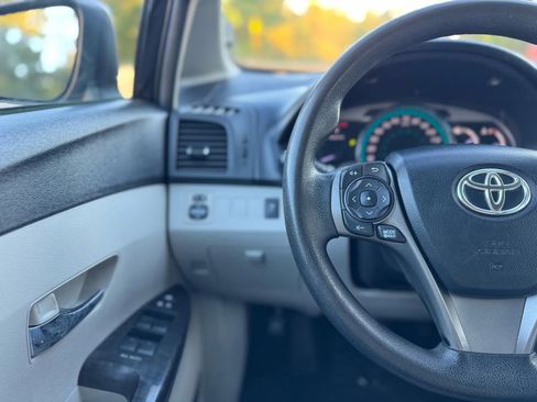 Used 2013 Toyota Venza LE image 15