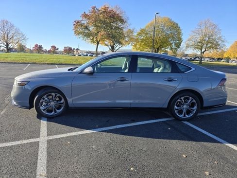 Used 2025 Honda Accord EX-L image 17