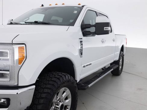 Used 2019 Ford F250 Lariat w/ Lariat Ultimate Package AWD/4WD image 12
