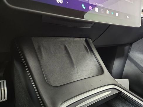 Used 2023 Tesla Model Y Performance image 24