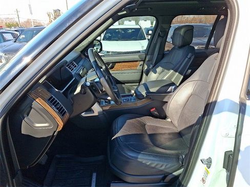 Used 2018 Land Rover Range Rover HSE image 11