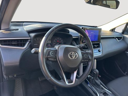 Used 2025 Toyota Corolla Cross LE w/ Moonroof Package AWD/4WD image 10