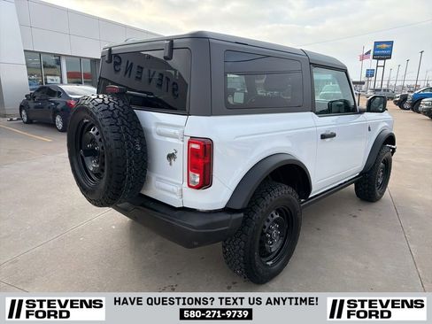 Used 2022 Ford Bronco Black Diamond image 4