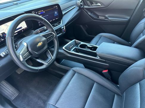 Used 2025 Chevrolet Equinox LT w/ Convenience Package II AWD/4WD image 9