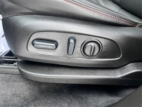 Certified 2023 Chevrolet Traverse RS image 47