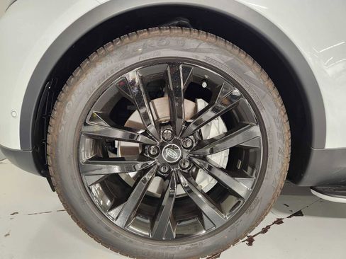 Used 2026 Land Rover Discovery S AWD/4WD image 8