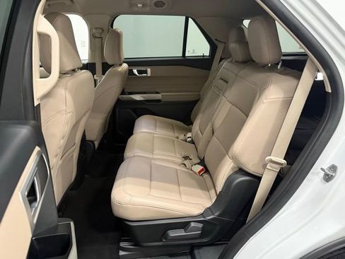 Used 2023 Ford Explorer XLT w/ Equipment Group 202A AWD/4WD image 33