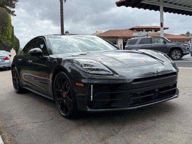 Used 2025 Porsche Panamera image 6