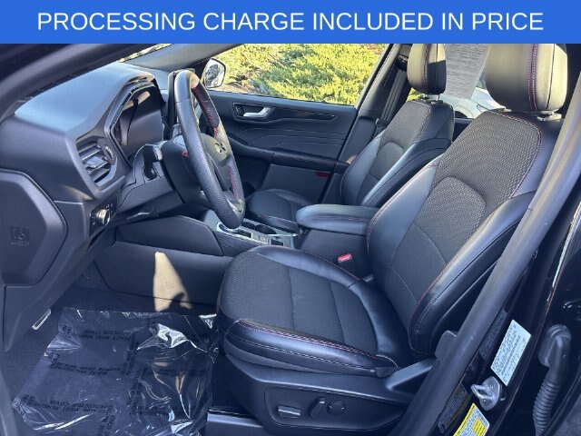 Certified 2023 Ford Escape ST-Line w/ Tech Pack #1 AWD/4WD image 3