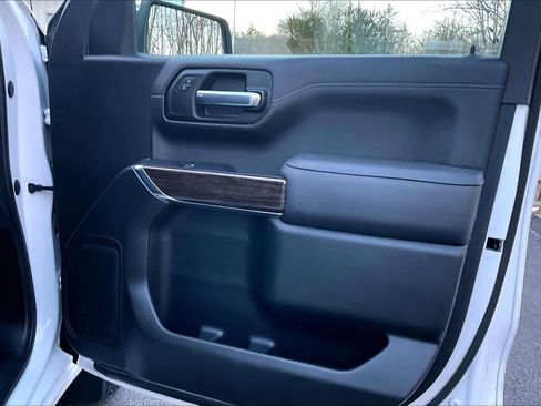 Used 2020 GMC Sierra 1500 SLE w/ SLE Value Package image 21