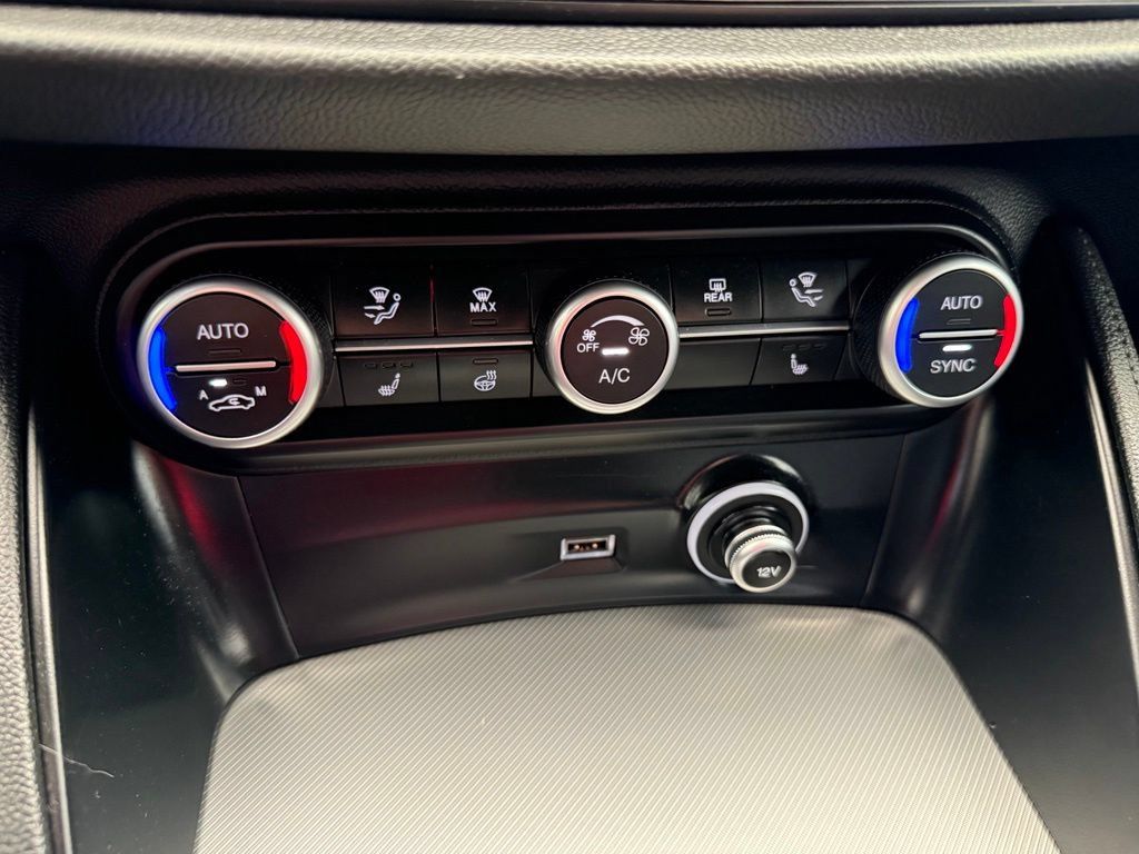 New 2025 Alfa Romeo Stelvio Sprint w/ Convenience Package AWD/4WD image 40