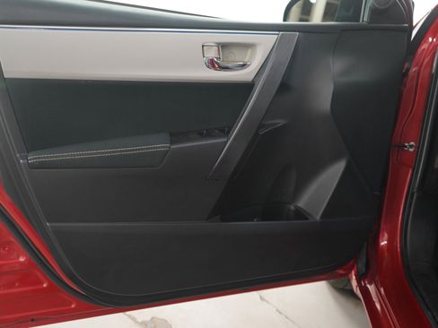 Used 2015 Toyota Corolla LE image 16