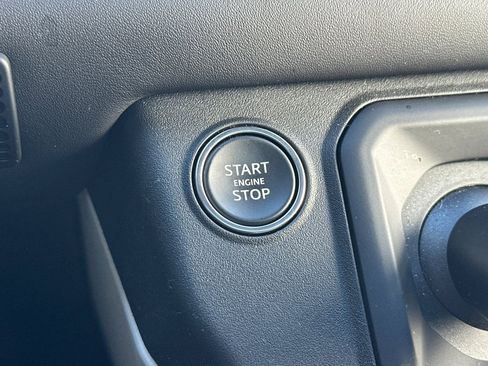 Used 2025 Land Rover Defender 130 S image 35