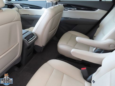 Used 2025 Cadillac XT6 Premium Luxury w/ Technology Package FWD image 23