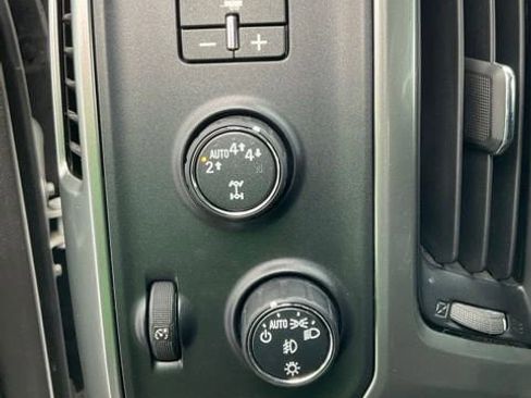 Used 2018 Chevrolet Silverado 1500 LT w/ All Star Edition AWD/4WD image 33