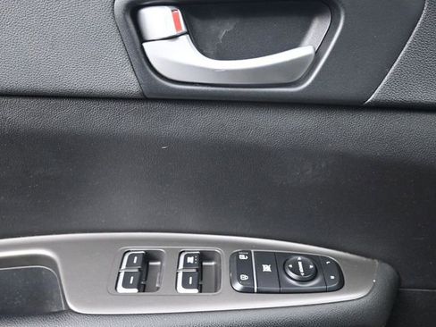 Used 2020 Kia Optima LX image 21